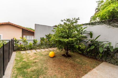 Casa de condomínio para alugar com 270m², 4 quartos e 4 vagasQuintal