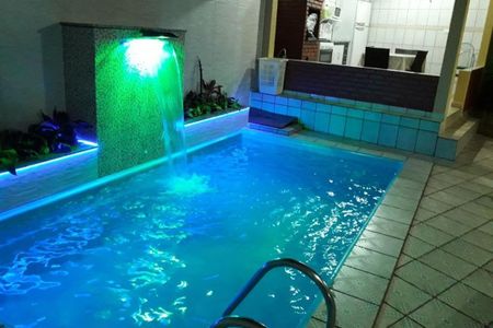 Casa à venda com 210m², 3 quartos e 5 vagas