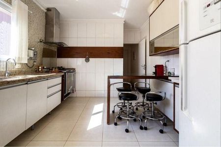 Casa à venda com 3 quartos, 231m² em Vila Romana, São Paulo