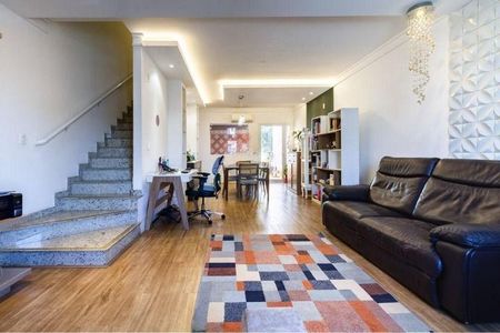 Casa à venda com 3 quartos, 231m² em Vila Romana, São Paulo