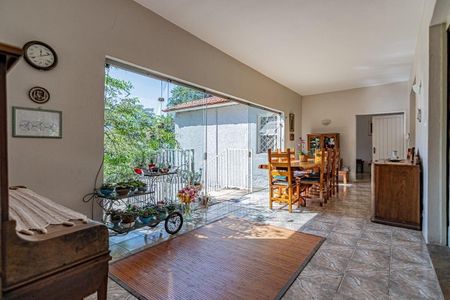 Casa à venda com 4 quartos, 258m² em Sumaré, São Paulo