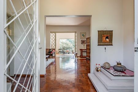 Casa à venda com 4 quartos, 258m² em Sumaré, São Paulo