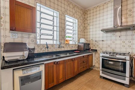 Casa à venda com 4 quartos, 258m² em Sumaré, São Paulo