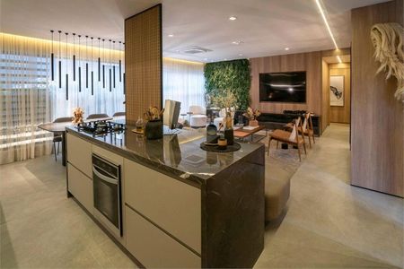 Apartamento à venda com 3 quartos, 129m² em Moema, São Paulo