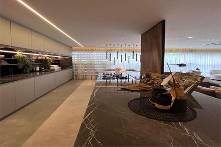 Apartamento à venda com 3 quartos, 129m² em Moema, São Paulo