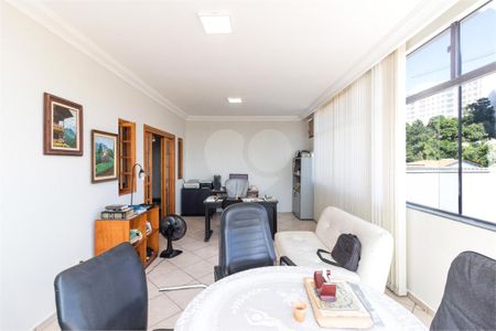 Casa à venda com 3 quartos, 400m² em Jardim Guapira, São Paulo