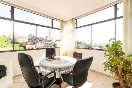 Casa à venda com 3 quartos, 400m² em Jardim Guapira, São Paulo