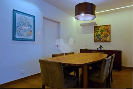 Casa à venda com 4 quartos, 410m² em Jardim Europa, São Paulo