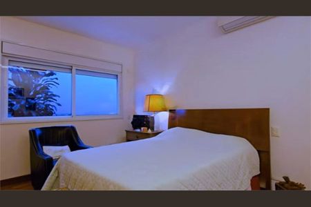 Casa à venda com 4 quartos, 410m² em Jardim Europa, São Paulo