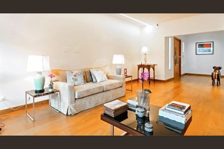 Casa à venda com 4 quartos, 410m² em Jardim Europa, São Paulo