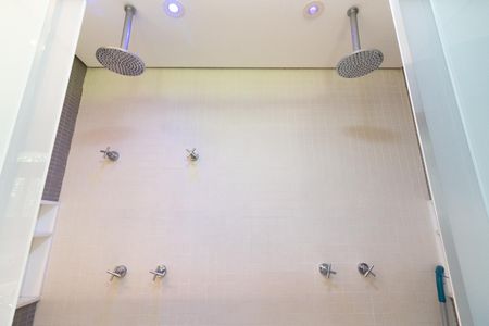 Casa à venda com 318m², 3 quartos e 4 vagasBanheiro da Suíte 2