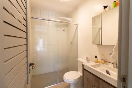 Casa à venda com 318m², 3 quartos e 4 vagasBanheiro de serviço