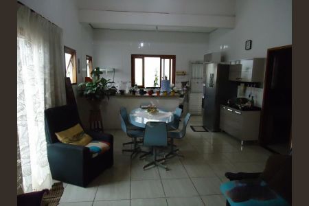 Casa à venda com 2 quartos, 250m² em Indianópolis, São Paulo