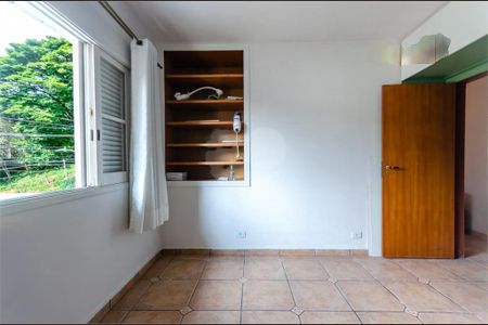 Casa à venda com 4 quartos, 330m² em Vila Anglo Brasileira, São Paulo