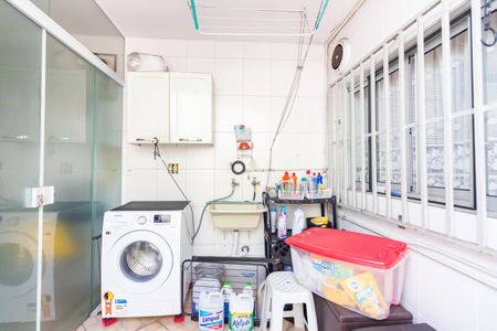 Casa à venda com 200m², 4 quartos e 2 vagas Casa à venda com 200m², 4 quartos e 2 vagasÁrea de Serviço