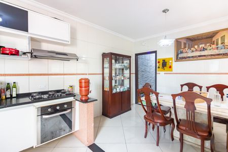 Casa à venda com 200m², 4 quartos e 2 vagas Casa à venda com 200m², 4 quartos e 2 vagasCozinha