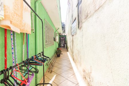 Casa à venda com 200m², 4 quartos e 2 vagas Casa à venda com 200m², 4 quartos e 2 vagasCorredor