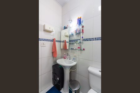 Casa à venda com 200m², 4 quartos e 2 vagas Casa à venda com 200m², 4 quartos e 2 vagasBanheiro