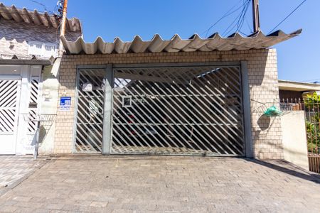 Casa à venda com 200m², 4 quartos e 2 vagas Casa à venda com 200m², 4 quartos e 2 vagasFachada