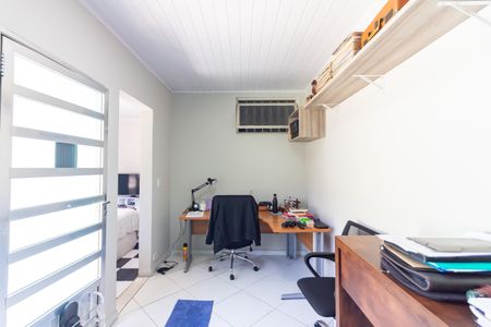 Escritório de casa à venda com 4 quartos, 200m² em Jardim das Flores, Osasco