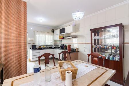 Casa à venda com 200m², 4 quartos e 2 vagas Casa à venda com 200m², 4 quartos e 2 vagasCozinha