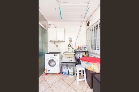 Casa à venda com 200m², 4 quartos e 2 vagas Casa à venda com 200m², 4 quartos e 2 vagasÁrea de Serviço