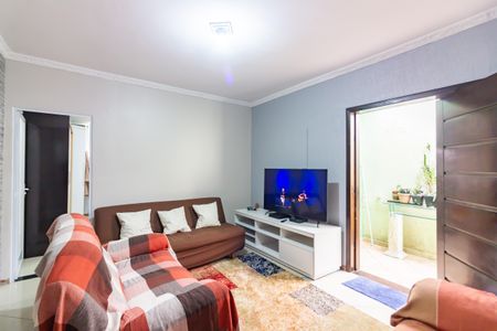 Casa à venda com 200m², 4 quartos e 2 vagas Casa à venda com 200m², 4 quartos e 2 vagasSala