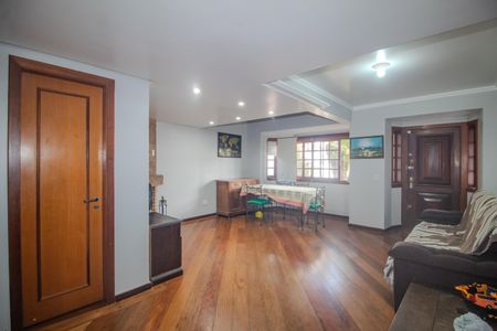 Casa à venda com 238m², 4 quartos e 2 vagasSala