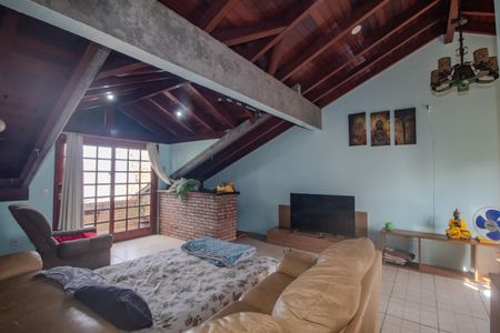 Casa à venda com 238m², 4 quartos e 2 vagasSala 2