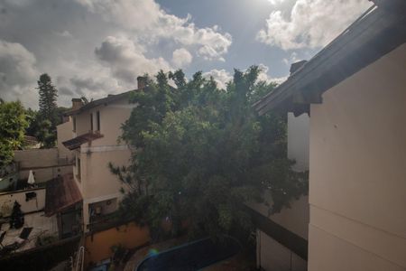 Casa à venda com 238m², 4 quartos e 2 vagasVista