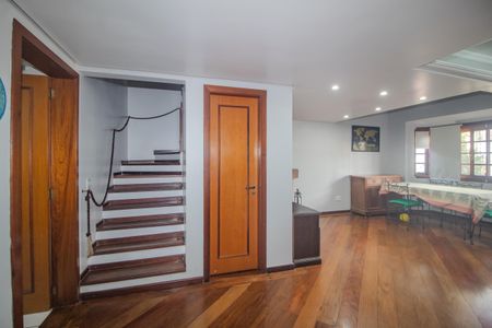 Casa à venda com 238m², 4 quartos e 2 vagasSala