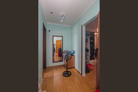 Casa à venda com 238m², 4 quartos e 2 vagasSuite