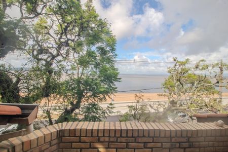 Casa à venda com 238m², 4 quartos e 2 vagasVaranda