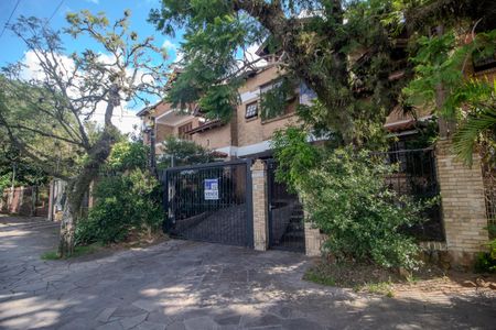 Casa à venda com 238m², 4 quartos e 2 vagasFachada
