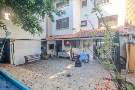 Casa à venda com 238m², 4 quartos e 2 vagasQuintal/Piscina