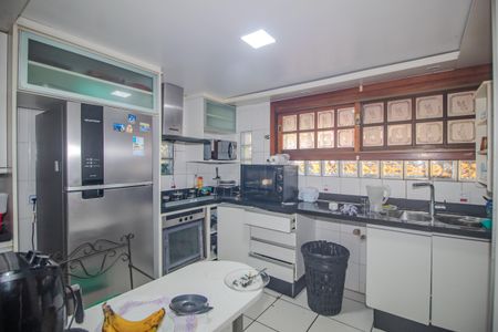 Casa à venda com 238m², 4 quartos e 2 vagasCozinha