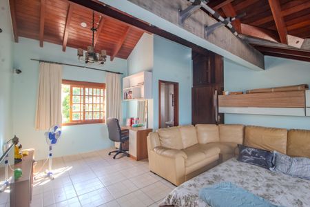 Casa à venda com 238m², 4 quartos e 2 vagasSala 2