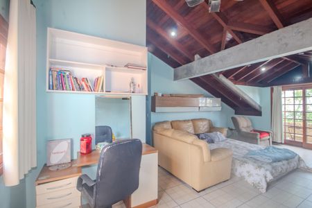 Casa à venda com 238m², 4 quartos e 2 vagasSala 2