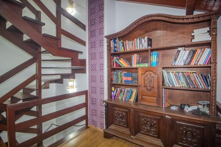 Casa à venda com 238m², 4 quartos e 2 vagasCorredor