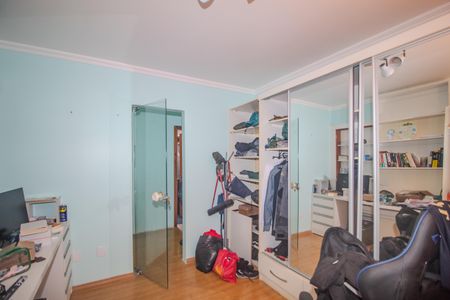 Casa à venda com 238m², 4 quartos e 2 vagasCloset