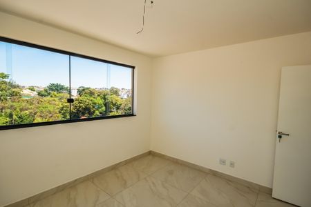 Casa à venda com 200m², 3 quartos e 2 vagasSuíte