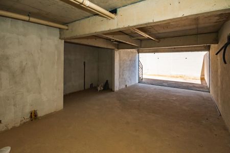 Casa à venda com 200m², 3 quartos e 2 vagasPorão