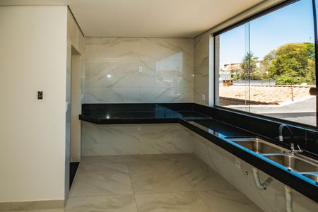 Casa à venda com 200m², 3 quartos e 2 vagasCozinha