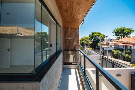 Casa à venda com 200m², 3 quartos e 2 vagasVaranda do Quarto 2