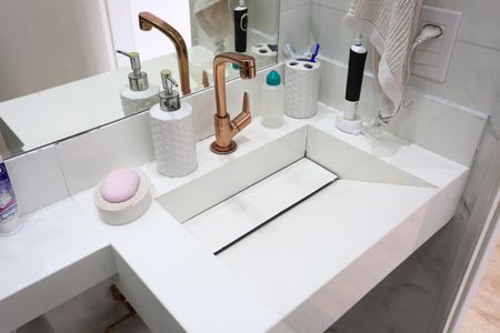 Banheiro de apartamento à venda com 1 quarto, 32m² em Vila Andrade, São Paulo