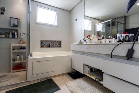 Apartamento à venda com 187m², 3 quartos e 3 vagasQuarto 4 - Banheiro da Suite