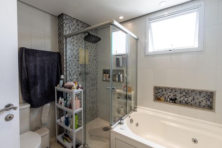 Apartamento à venda com 187m², 3 quartos e 3 vagasQuarto 4 - Banheiro da Suite