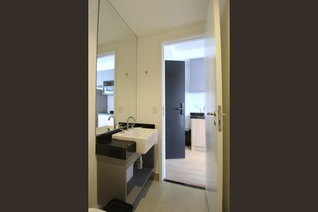 Banheiro de kitnet/studio à venda com 1 quarto, 24m² em Indianópolis, São Paulo