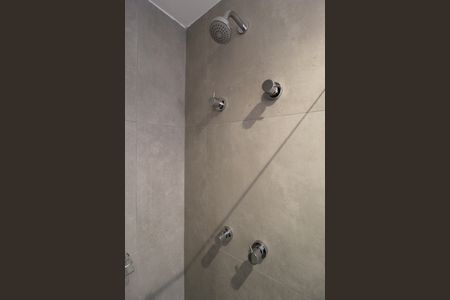 Banheiro de kitnet/studio à venda com 1 quarto, 24m² em Indianópolis, São Paulo