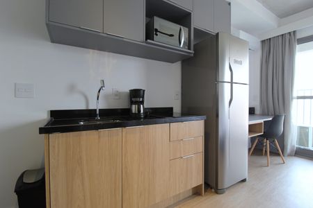 Cozinha de kitnet/studio à venda com 1 quarto, 24m² em Indianópolis, São Paulo